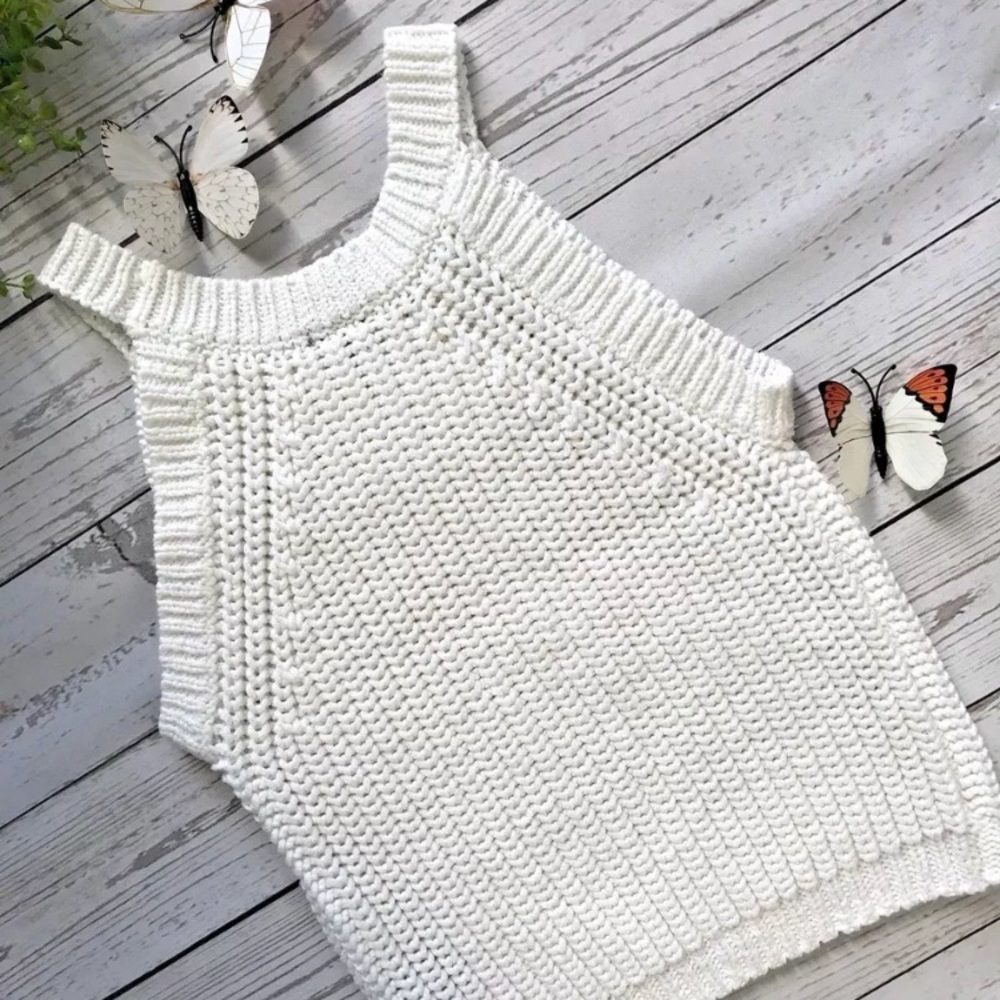 ✨Sold✨Charlotte Russe Crochet White Crop Top - Picture 1 of 6